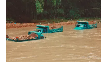 Flood hazard (100-year return period)